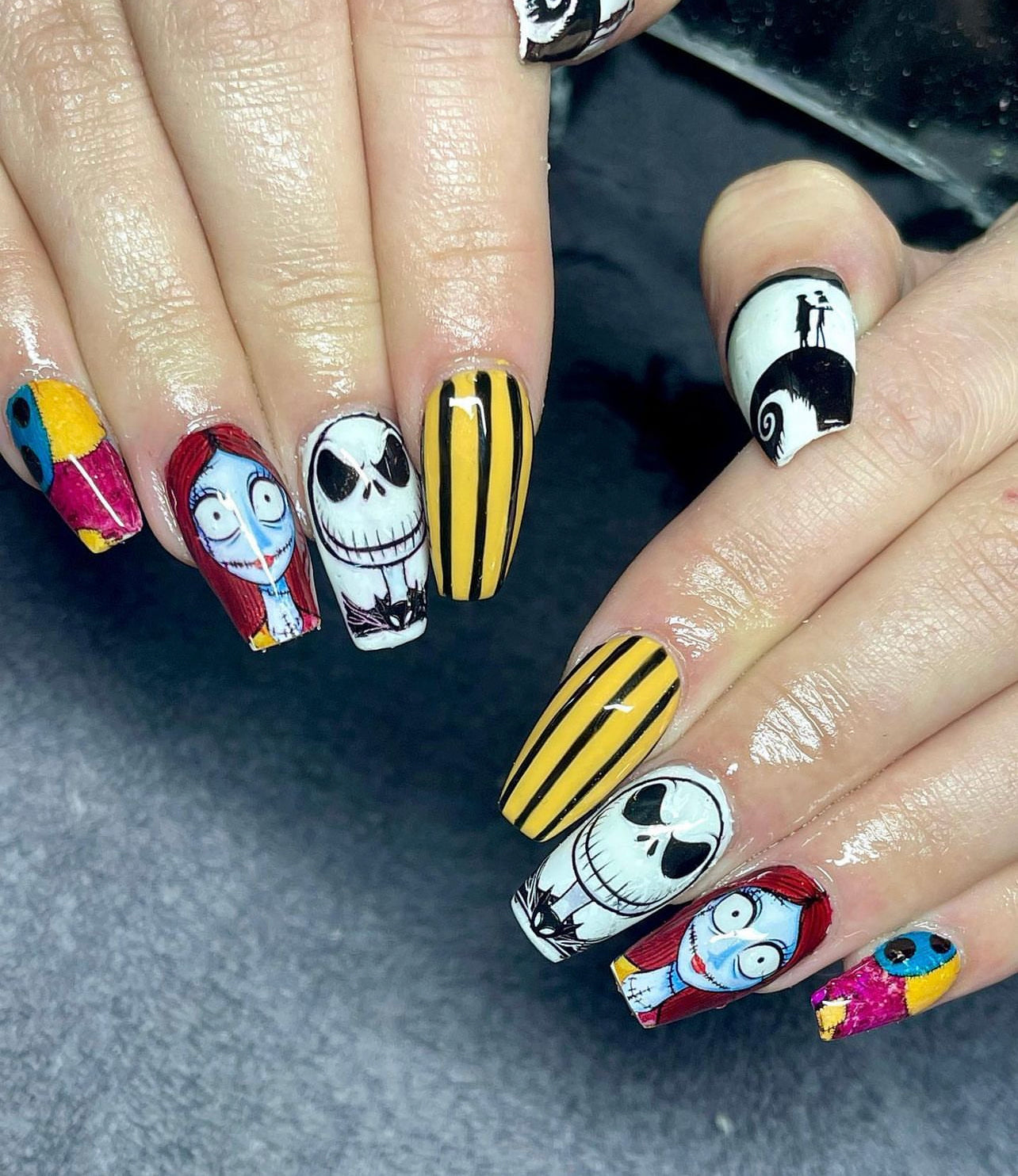 SKELETON & SALLY