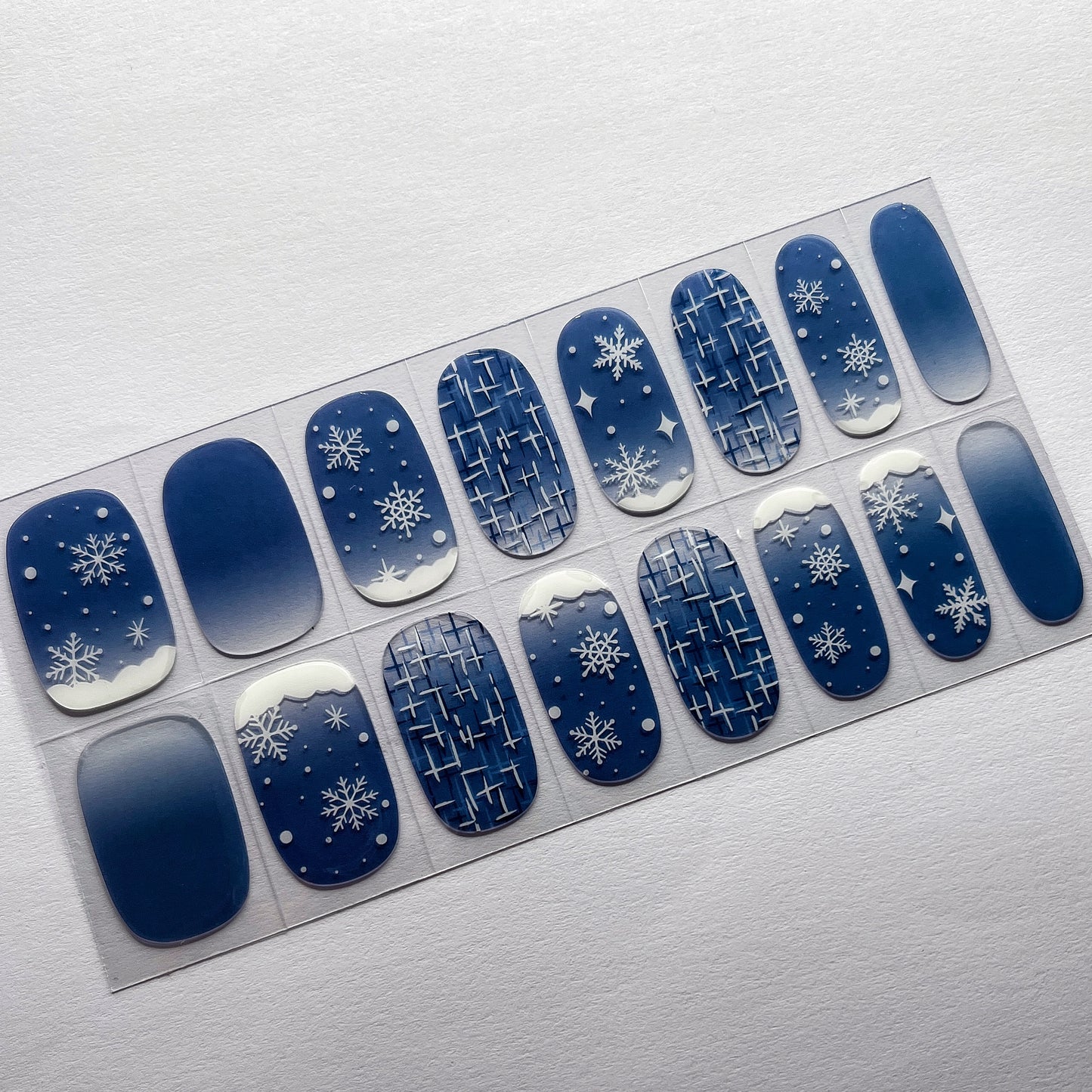WHITE SNOWFLAKES - GEL NAIL WRAPS