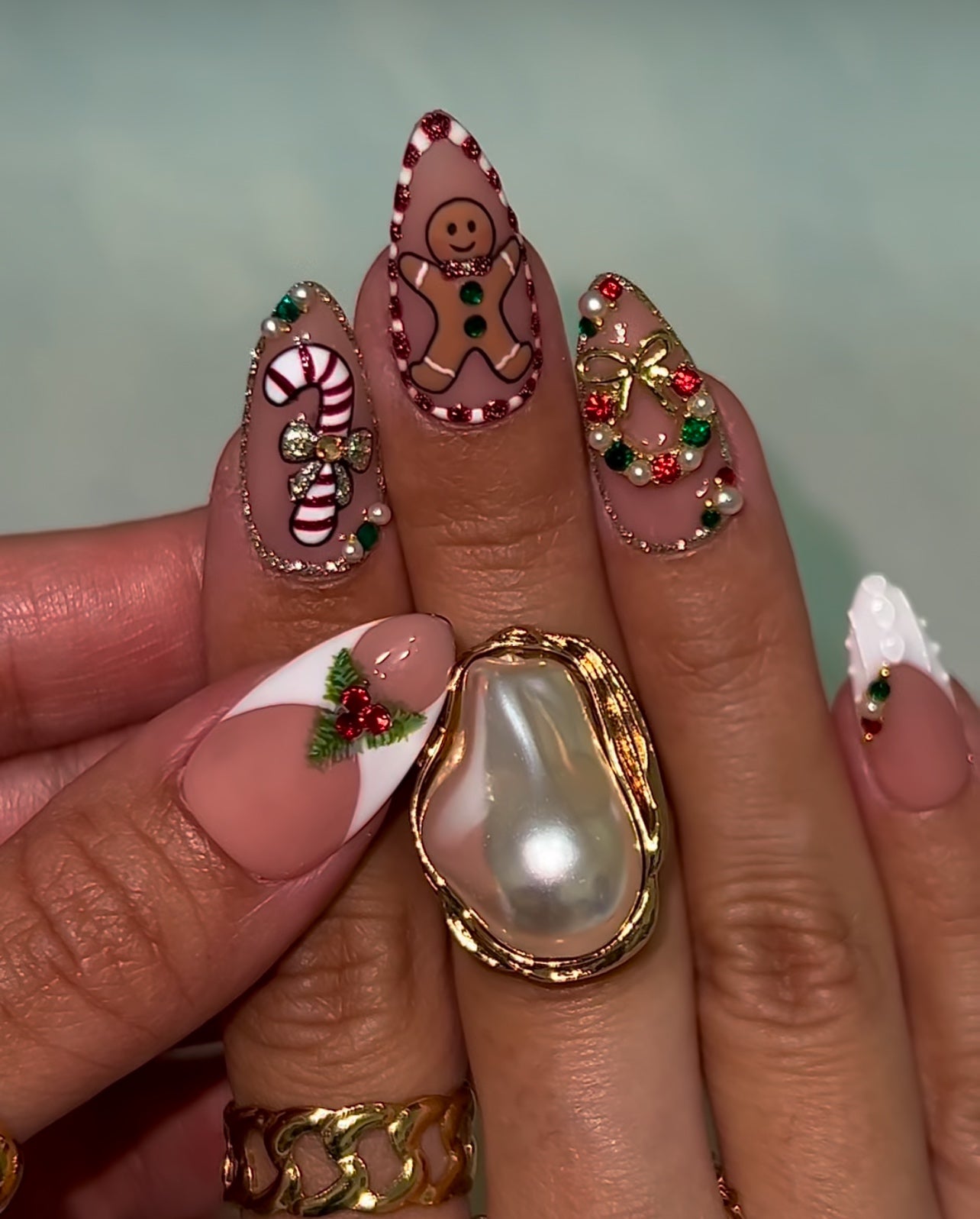 CHRISTMAS WREATH NAIL DECORATION