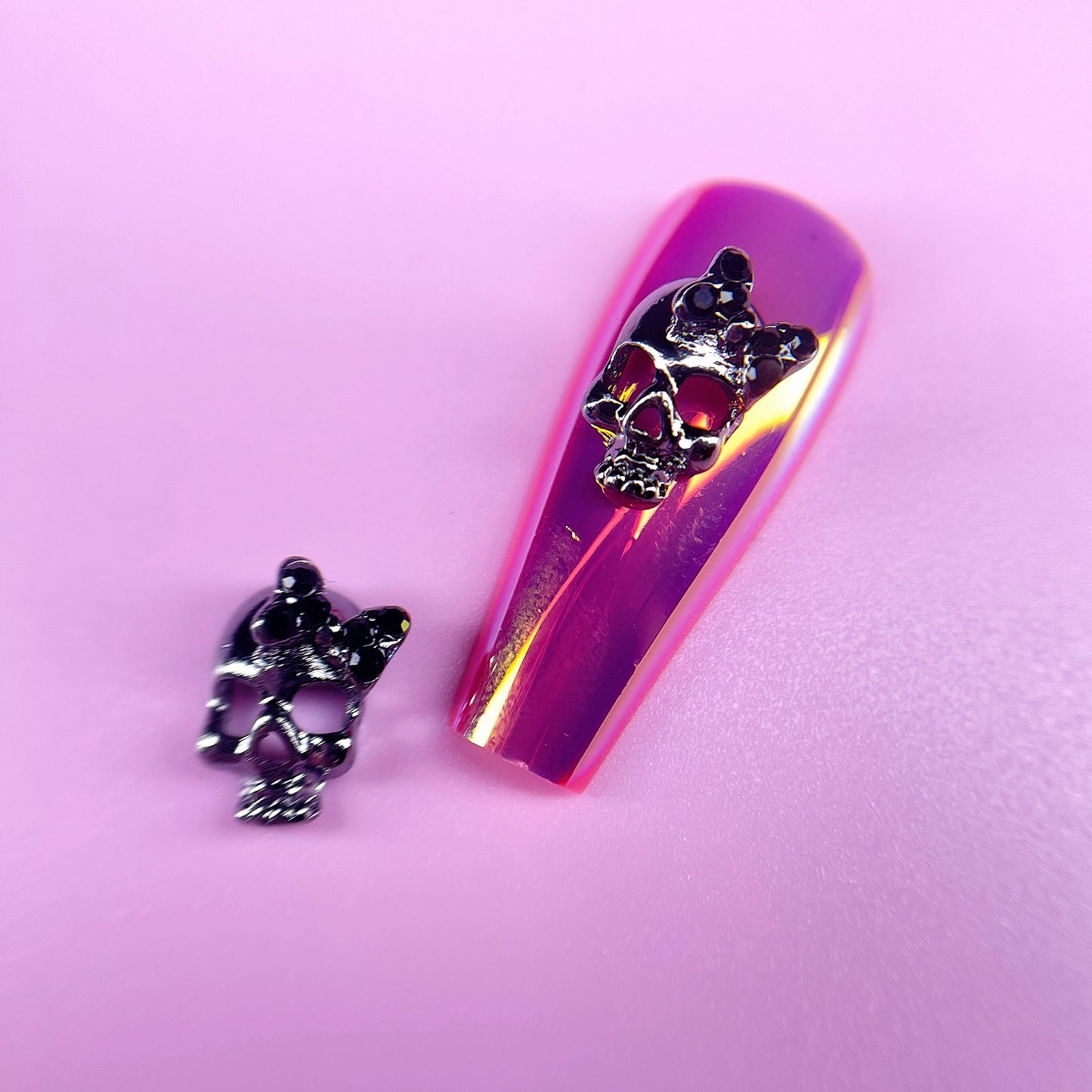 SKULL WITH BOW nail charm